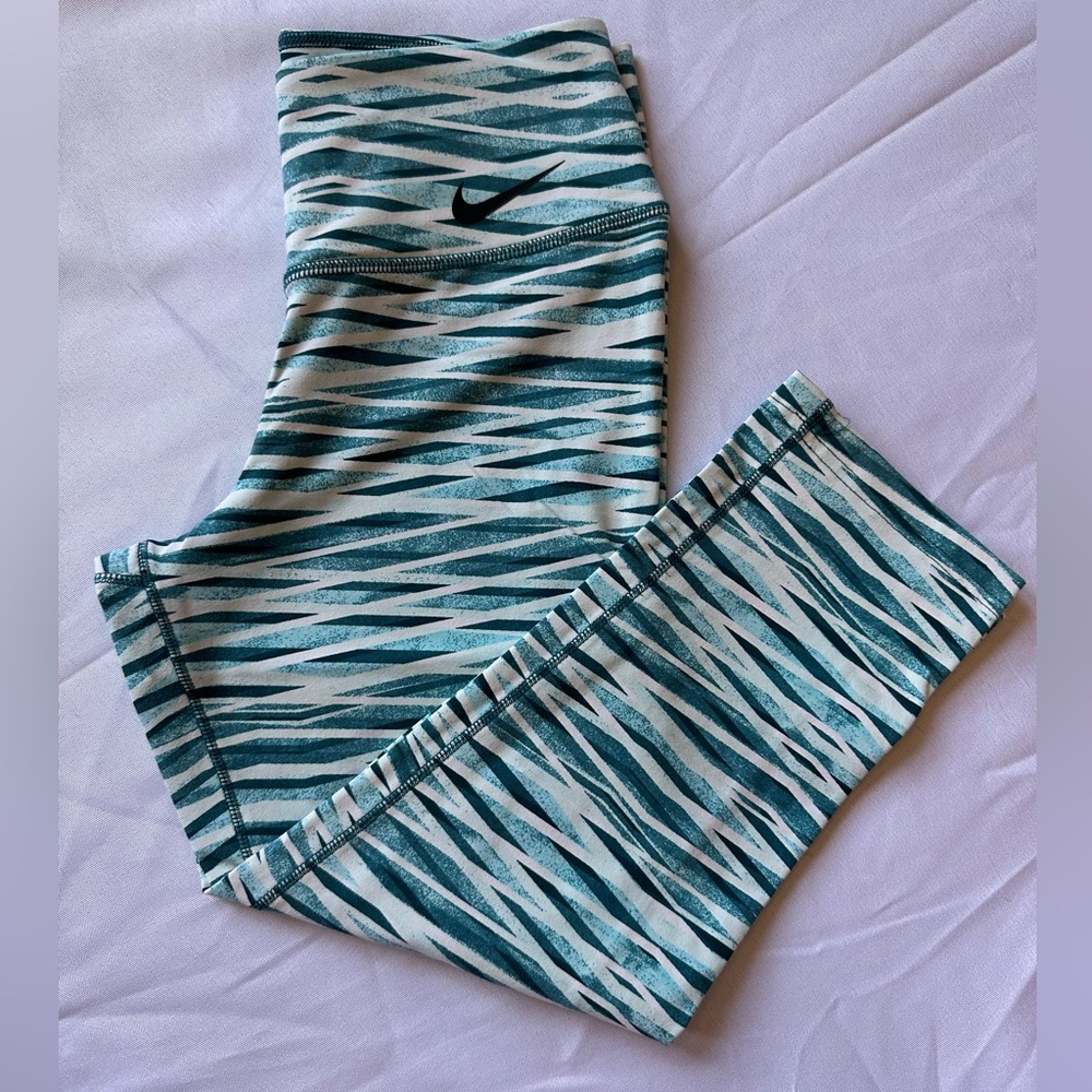 Nike One Legend Blue Striped Cropped Leggings
